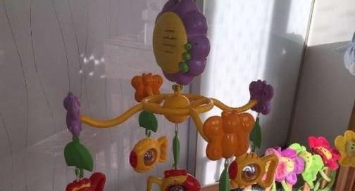 婴儿床挂摇铃应该怎么选购？
