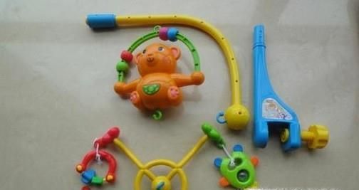 婴儿床挂摇铃应该怎么选购？