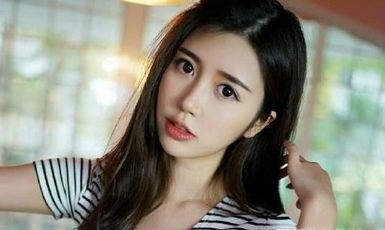 如何通过抚摸动作看人