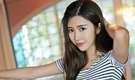 如何通过抚摸动作看人