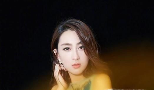 如何通过抚摸动作看人