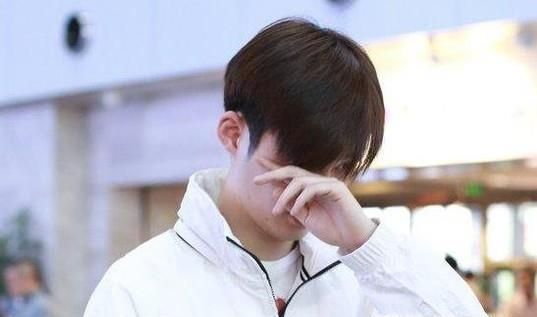 如何通过抚摸动作看人