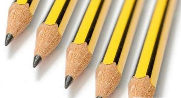 时间长了门锁生锈钥匙插不进去怎么办？