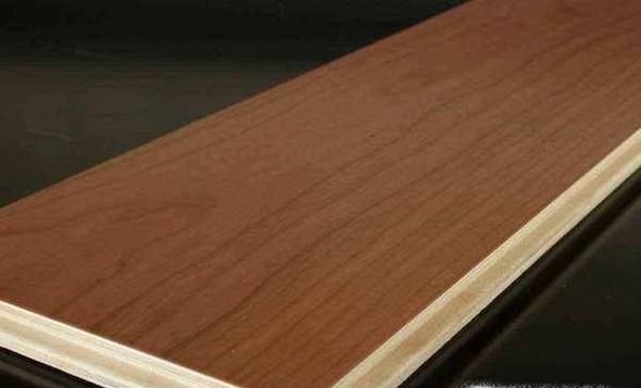 买地板的时候怎么选择？