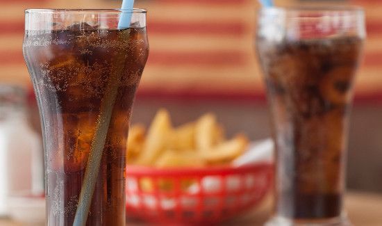 可乐放一晚上还可以喝吗