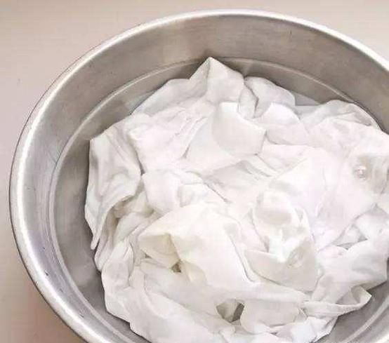 怎样去除衣服上面的霉点？