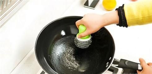 家用炒菜锅粘锅怎么办怎样才能不粘锅