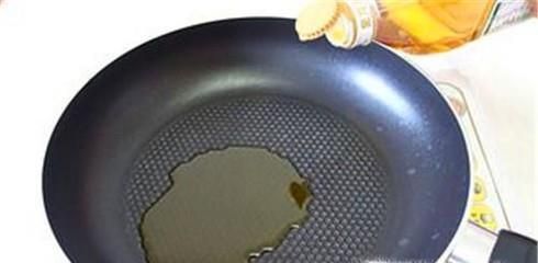 家用炒菜锅粘锅怎么办怎样才能不粘锅