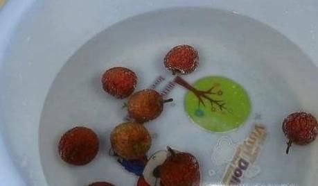 荔枝怎么剥？荔枝怎么吃？