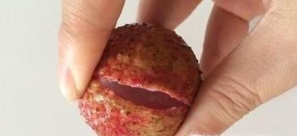 荔枝怎么剥？荔枝怎么吃？