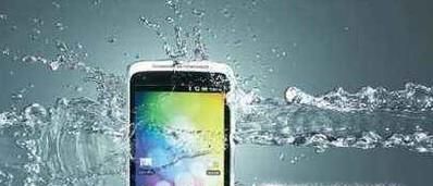 手机掉水里后怎么办？如何处理？
