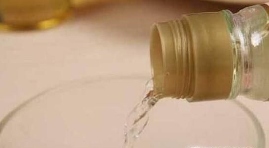 衣服上的铁锈怎么洗呢，小秘诀教给你!