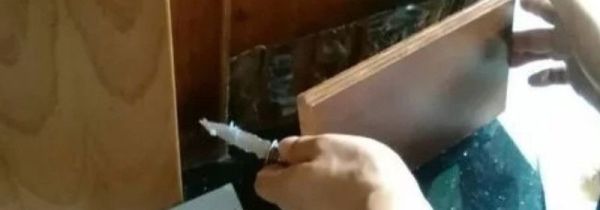 卫生间门框遇水变形了