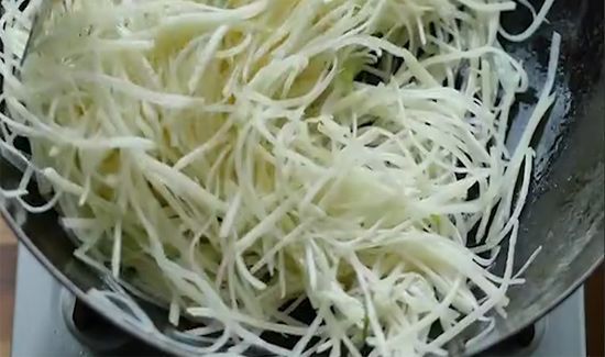 土豆长了一点点小芽可以吃吗