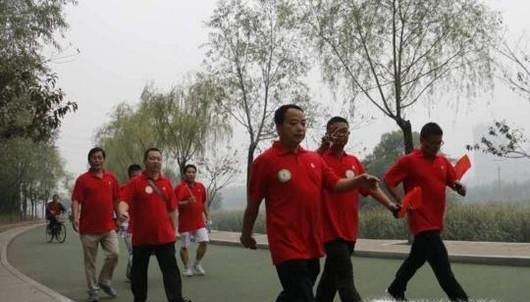 如何正确健康走步？每天万步走小心双腿残疾！