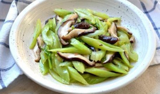 芹菜和香菇能一起吃吗