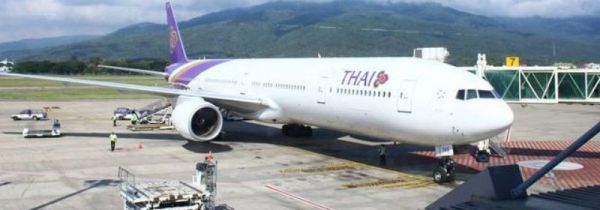 行李托运是不是和飞机一块到达目的地