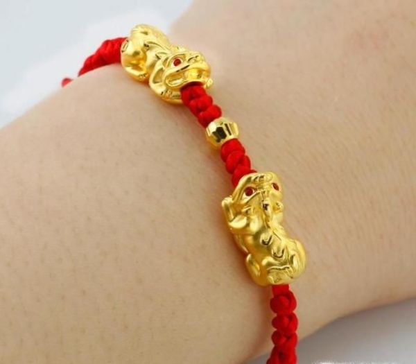 黄金貔貅手链的佩戴方法