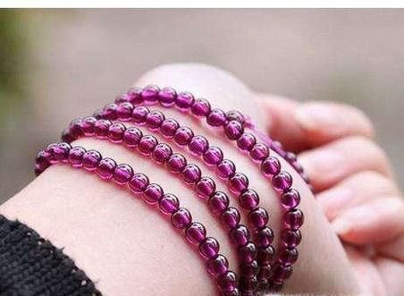 什么因素决定了石榴石的价格