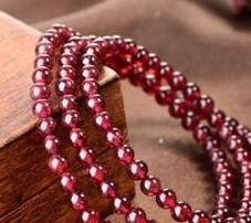 什么因素决定了石榴石的价格