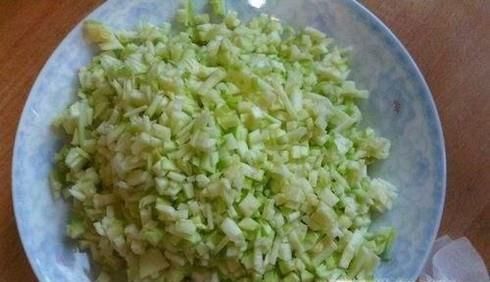 如何包饺子：西葫芦鲜肉饺子