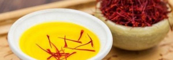 藏红花可以和蜂蜜一起泡水喝吗?