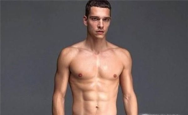 走秀动作怎么摆