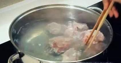 鸡肉焯水的方法