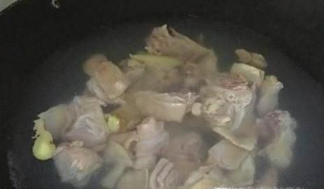 鸡肉焯水的方法
