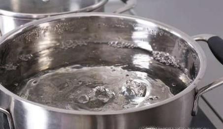 鸡肉焯水的方法