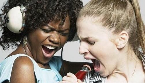 五音不全、声音不好听，怎么学唱歌呢？