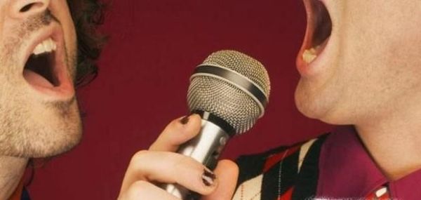 五音不全、声音不好听，怎么学唱歌呢？