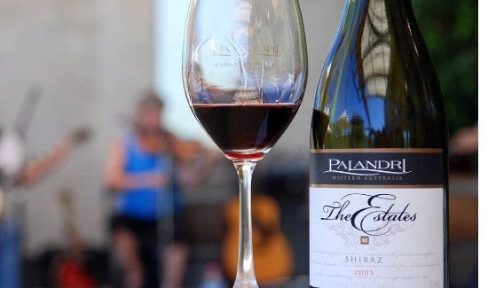 红酒跟葡萄酒有什么区别