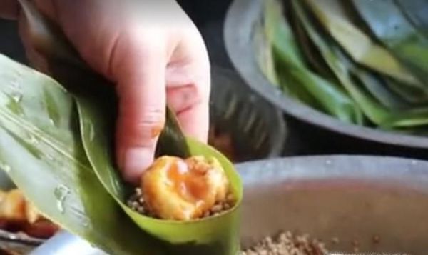 端午节粽子是怎样包的呢