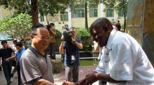 握手礼仪的忌讳有哪些