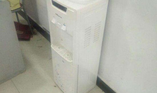 沁园饮水机不出热水怎么办