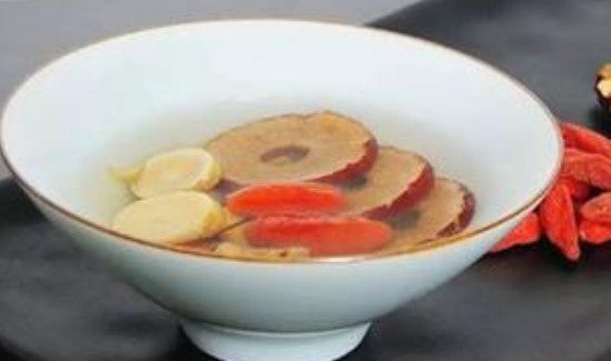 黄芪玫瑰花枸杞的功效