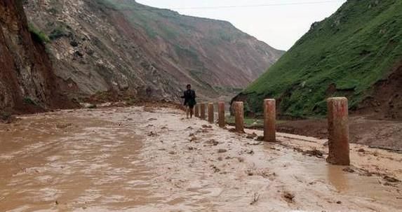泥石流来临如何逃生