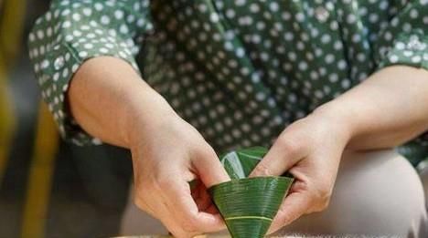 端午节包粽子的方法与步骤