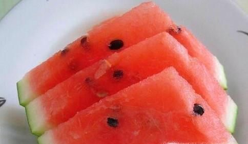 夏季巧选有籽和无籽西瓜的方法
