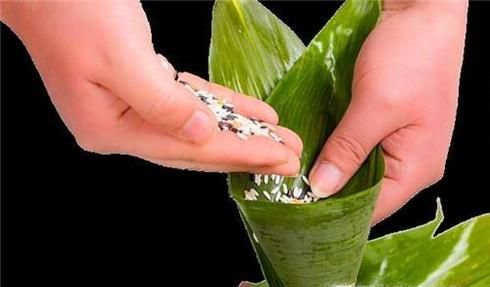 教你如何包粽子(不漏米)