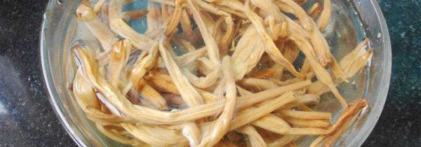 黄花菜泡了一夜能吃吗