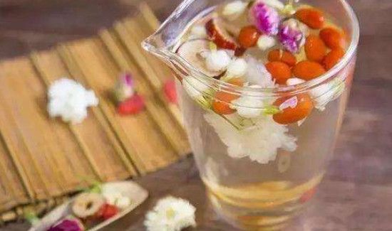 枸杞金银花菊花泡水的功效