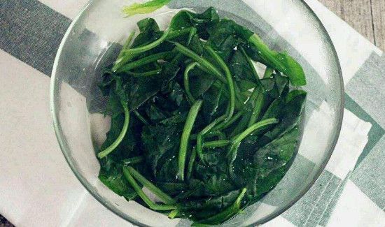 菠菜必须焯水才能吃吗
