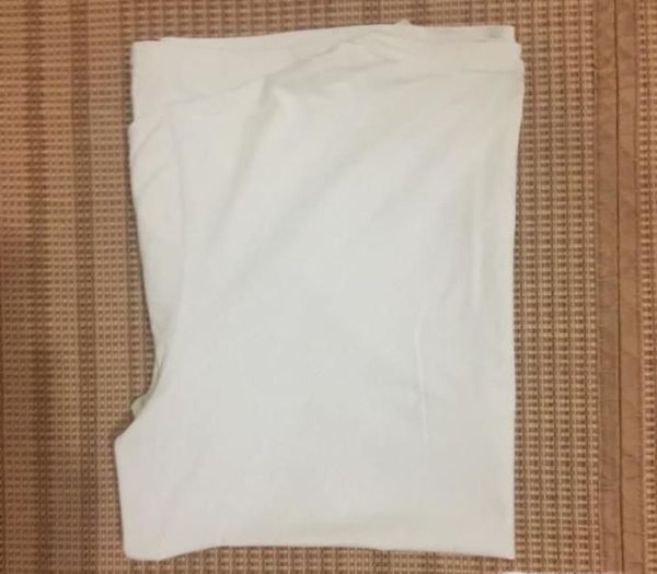 短袖衣服的折叠方法