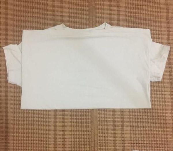 短袖衣服的折叠方法