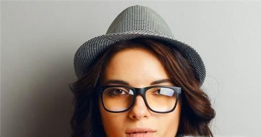 如何健康安全佩戴隐形眼镜？