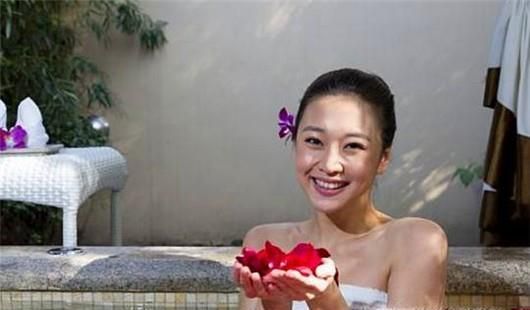 如何健康安全佩戴隐形眼镜？