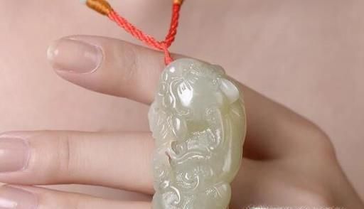 怎样佩戴貔貅吊坠才正确