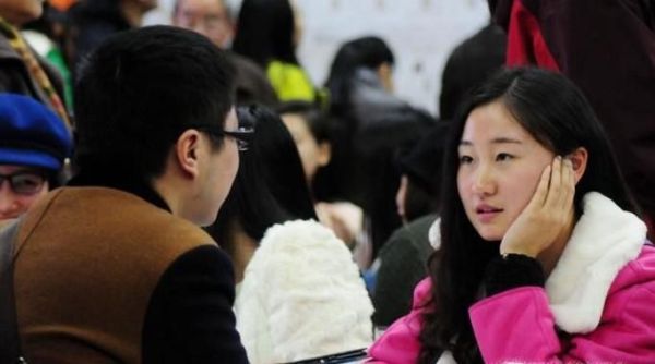 女生喜欢男生的暗示 女生喜欢男生的征兆表现